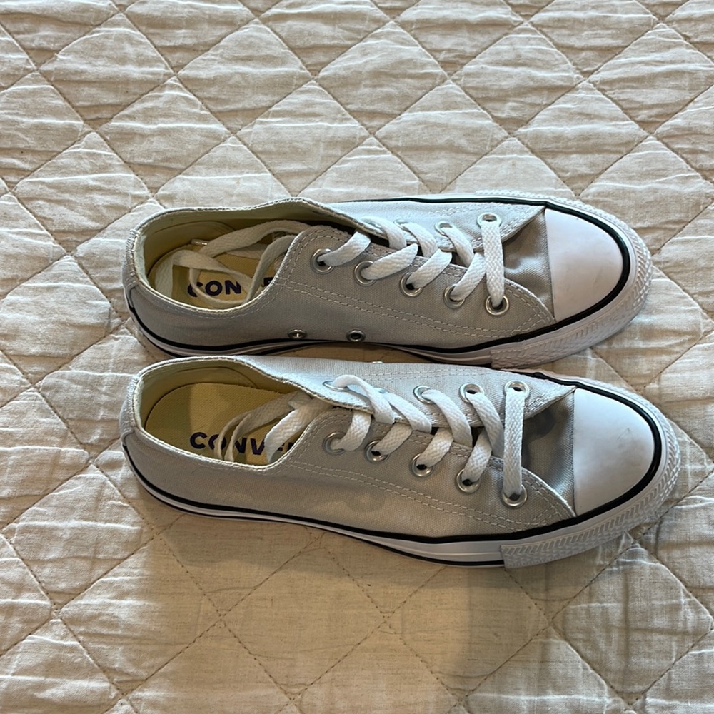 Converse light grey